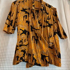 Vintage Genuine Batik Keris Indonesia Pop Art Blouse Tee , Beautiful Colors 🔥💯